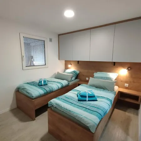 Mobilheim-pia Superb, Mit Pool, Für Familien Mit Kindern Apartment
