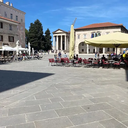 Mobilheim-pia Superb, Mit Pool, Fuer Familien Mit Kindern Lejlighed Banjole