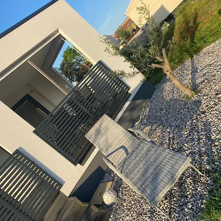 Mobilheim-pia Superb, Mit Pool, Für Familien Mit Kindern * Banjole