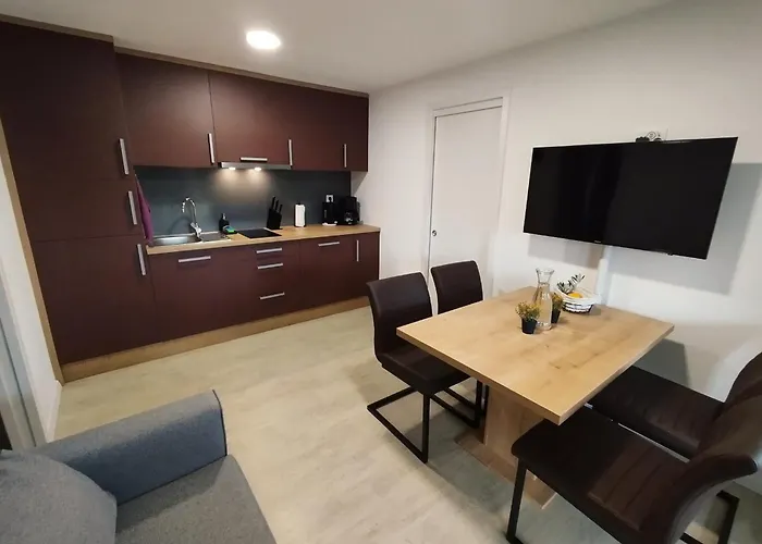 Mobilheim-pia Superb, Mit Pool, Fuer Familien Mit Kindern Lejlighed Banjole