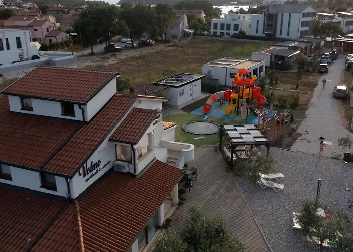 Mobilheim-pia Superb, Mit Pool, Fuer Familien Mit Kindern